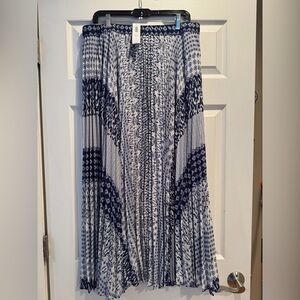 Chico's Navy and White Patterned Pleated Maxi Skirt Size 2 (Large) NWT